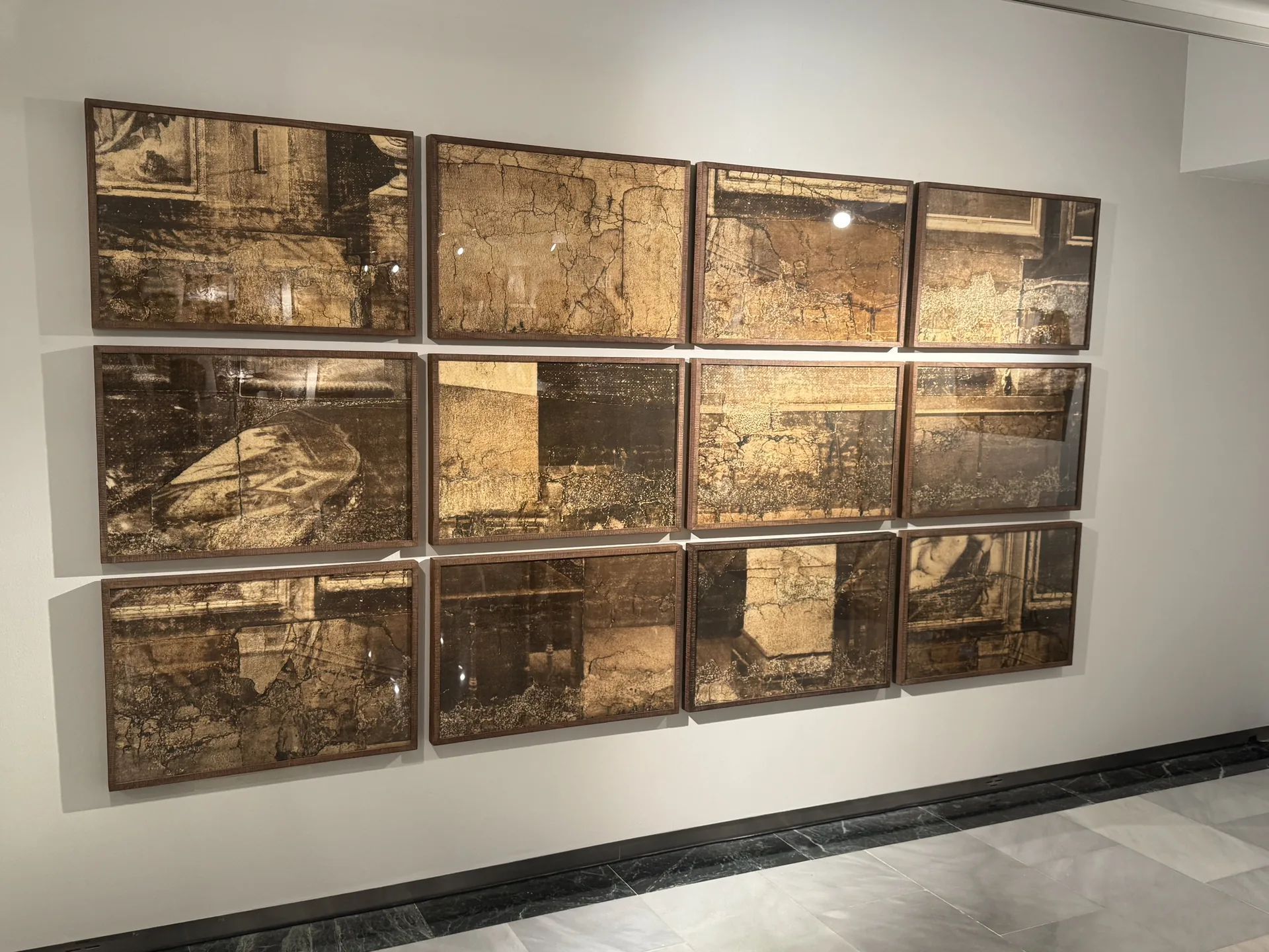 Conjunto de obras de la exposición «Háptica» de Joan Fontcuberta